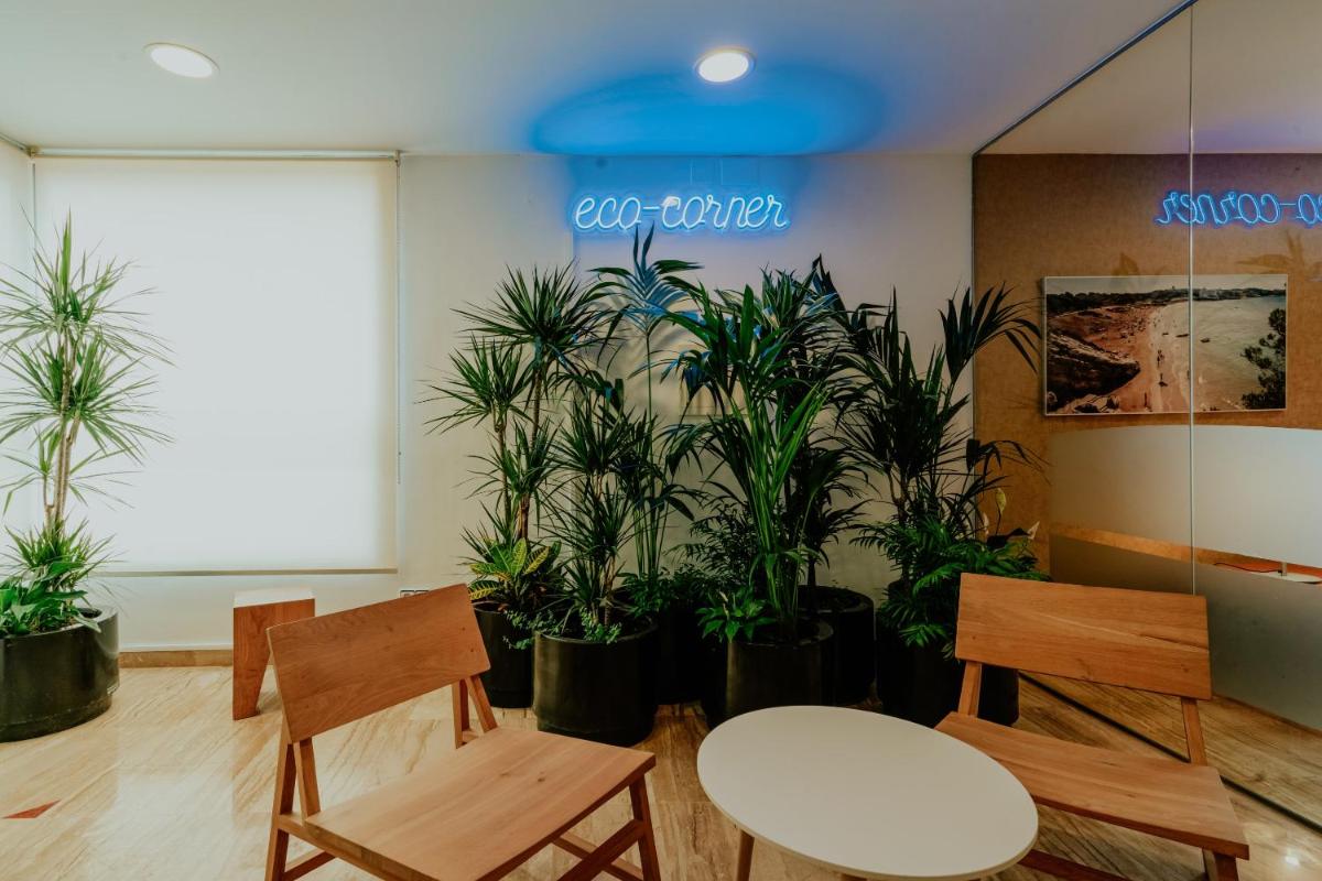 Zona de estar de Blaumar Hotel