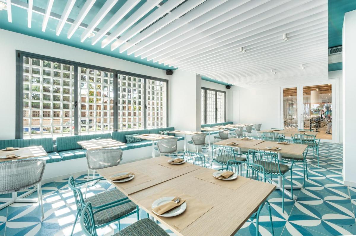 Zona de estar de Blaumar Hotel