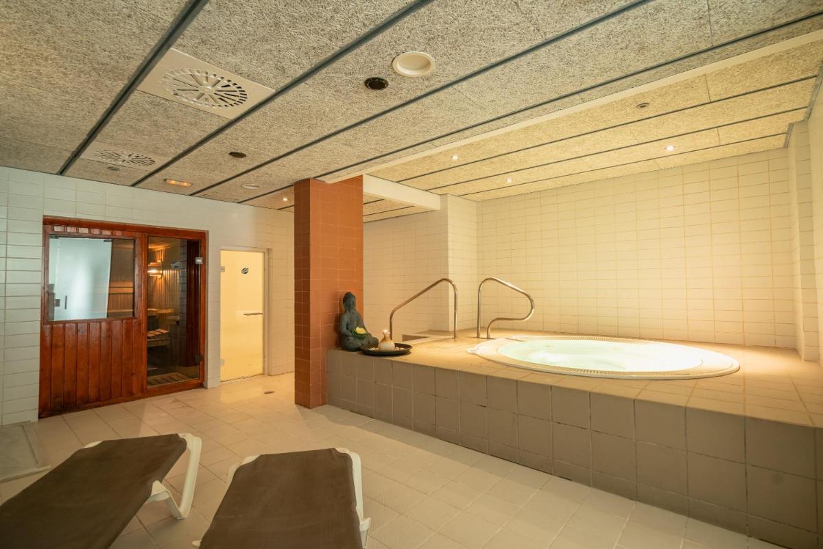 Un baño de Blaumar Hotel