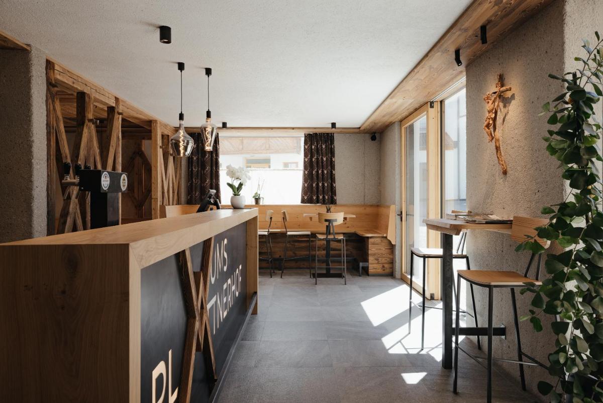 Plattnerhof Viums - Quiet family farm with heated pool and Guest Card near Brixen - Housity