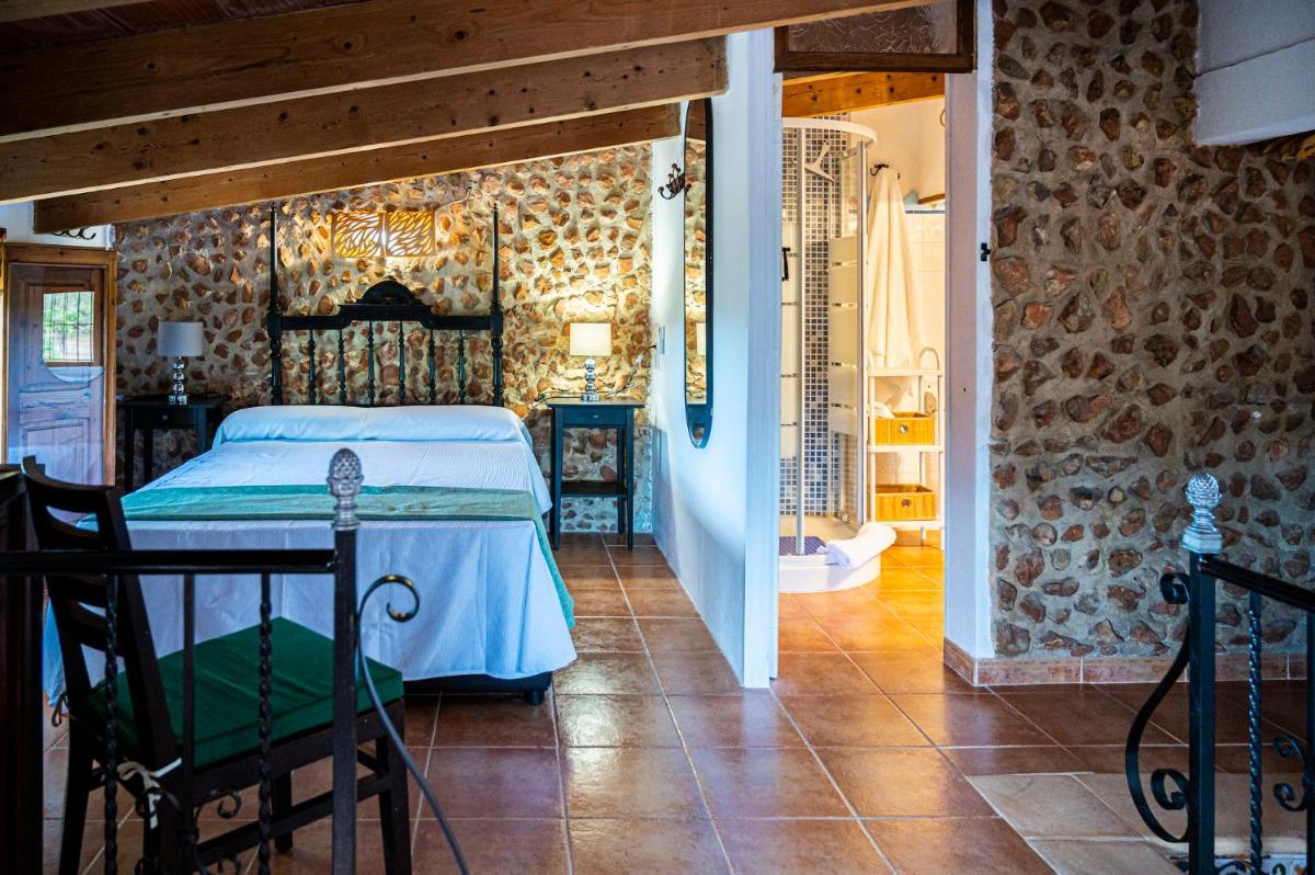 Suitetrails - Nice Majorcan country house Sta Maria del Camí Special Price CAR HIRE for guests