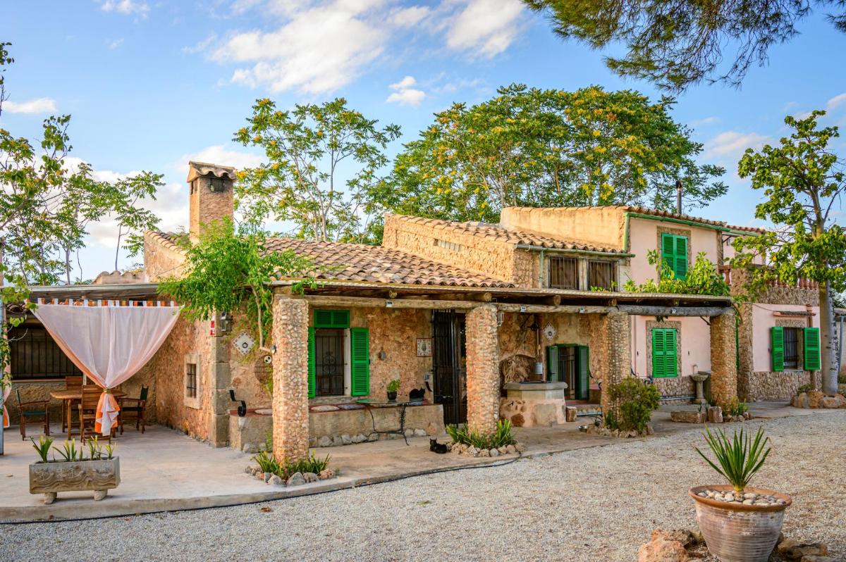 Suitetrails - Nice Majorcan country house Sta Maria del Camí Special Price CAR HIRE for guests