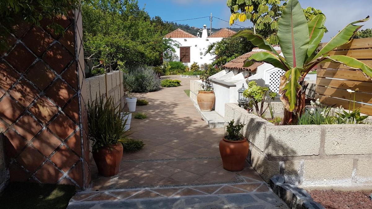 Finca Los Ciruelos Casas Rurales - Housity