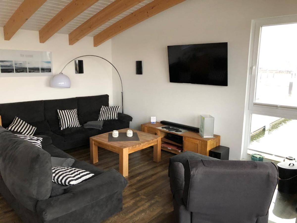 Ein Sitzbereich in der Unterkunft Schwimmende Häuser im BALTIC SEA RESORT