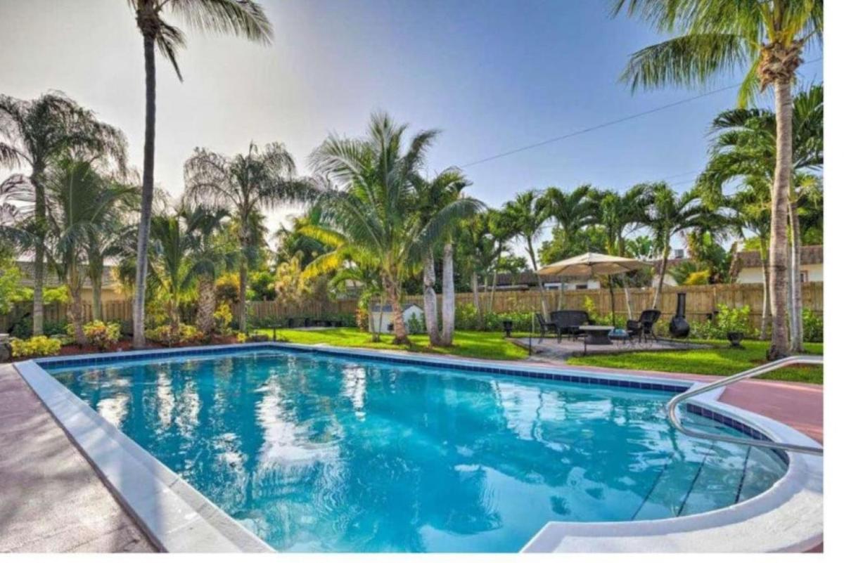 One of a kind Spanish style house with Heated Pool - Housity