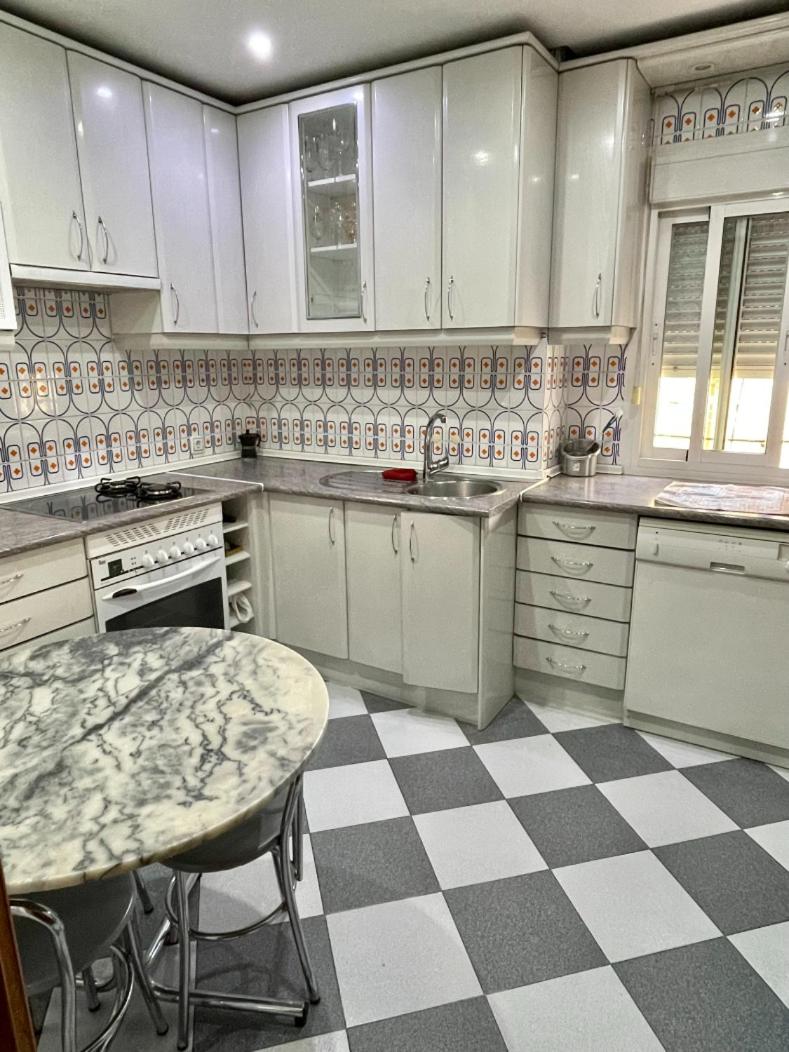 Habitación privada con terraza Madrid Rio - Housity