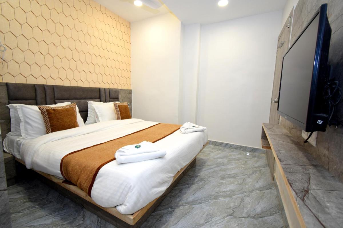 Hotel A1 Vastrapur - Housity