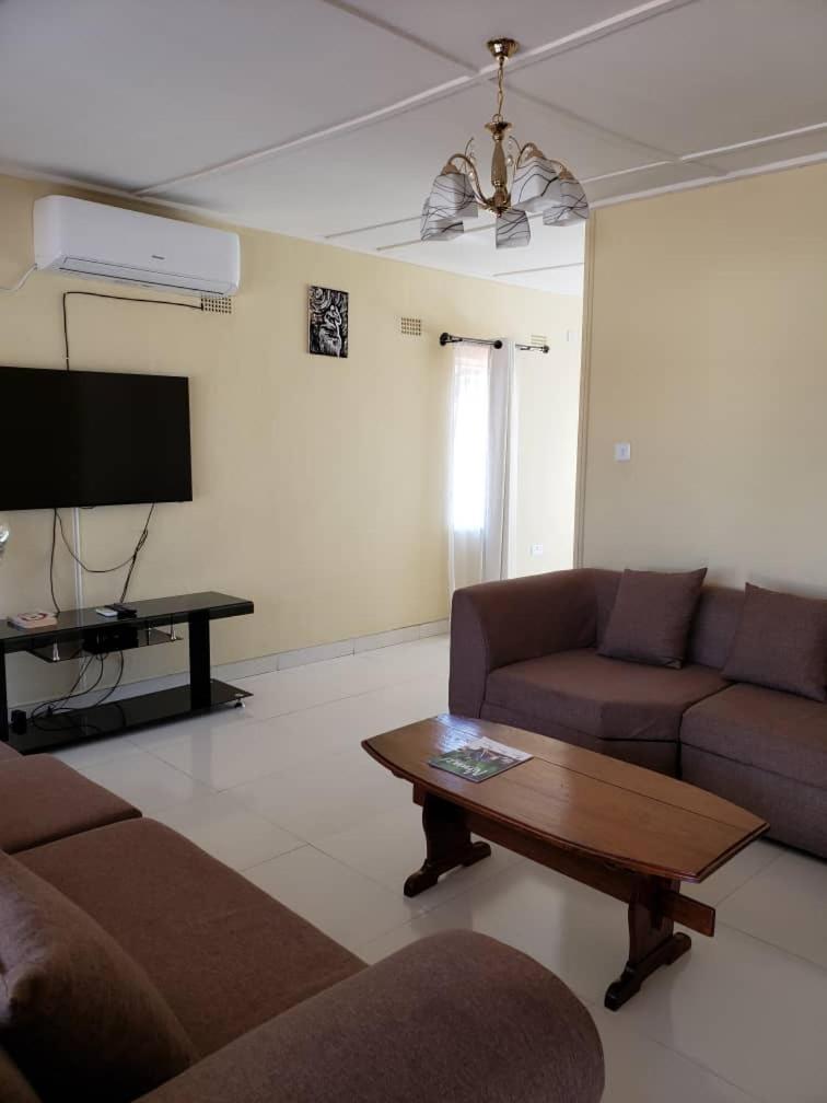 Kasuda three bedrooms house in Livingstone - Hizvo
