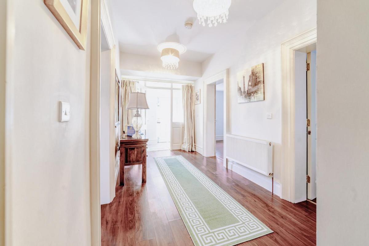2 Victoria Street - Housity