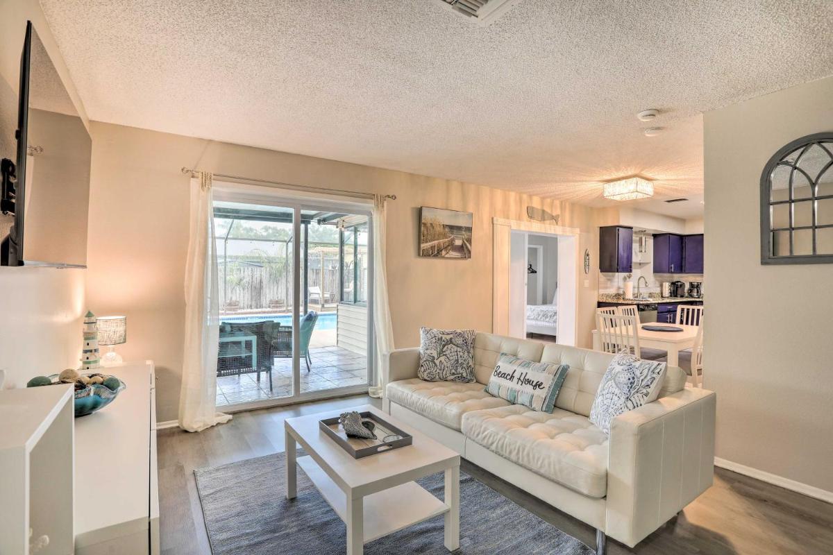 Modern Pinellas Park Home Less Than 10 Mi to Beach! - Housity