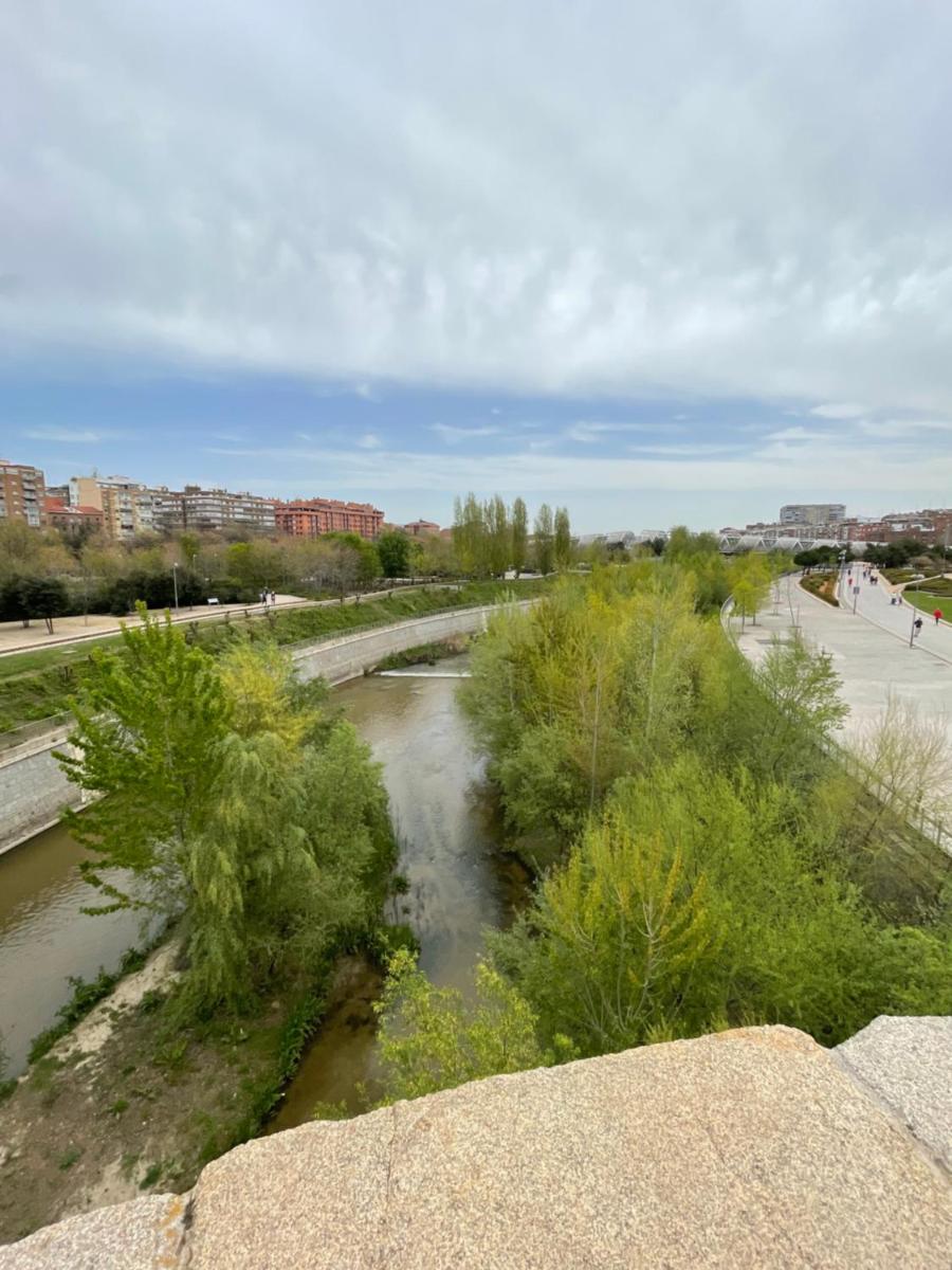 Habitación privada con terraza Madrid Rio - Housity