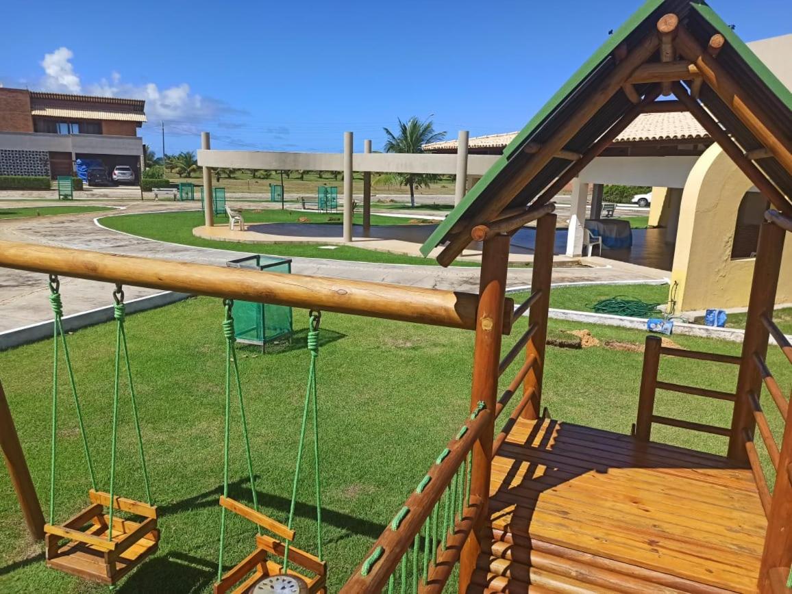 Casa em condomínio fechado na praia de Sonho Verde - Housity