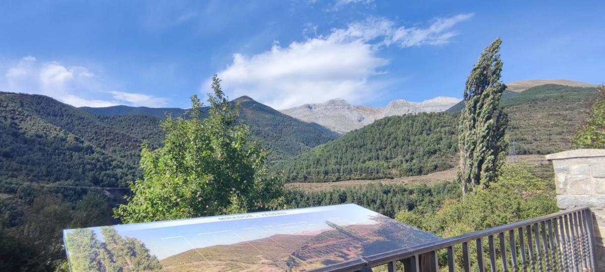 Apartamento MontEsquiBonito Bonito Apartamento en Yésero - Housity