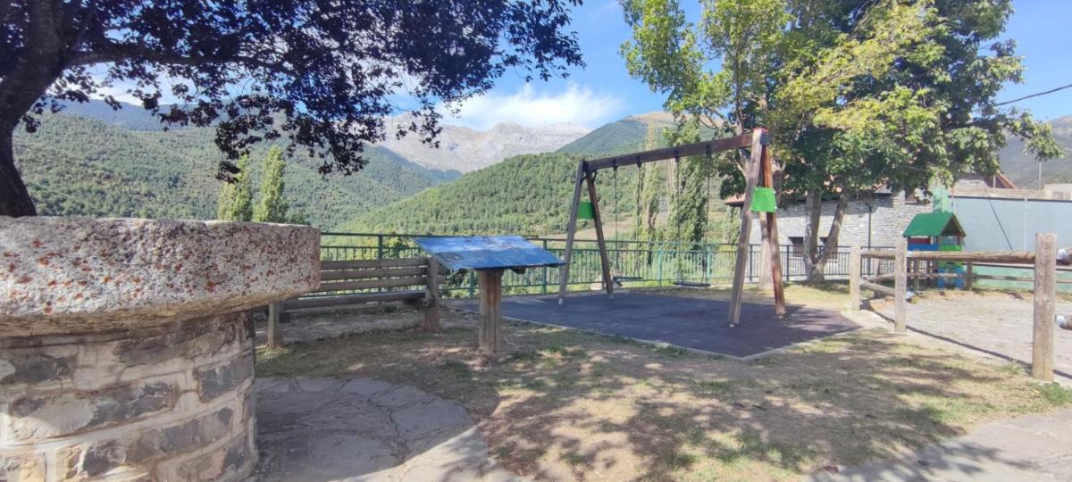 Apartamento MontEsquiBonito Bonito Apartamento en Yésero - Housity