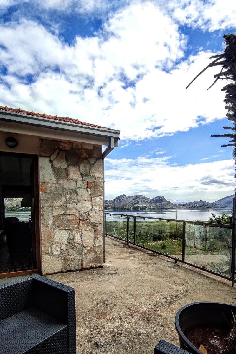 Holiday home Haustor with Skadar lake view - Housity