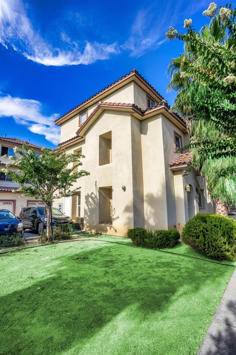Designer House in downtown Fullerton - 9 mins to Disneyland - Housity