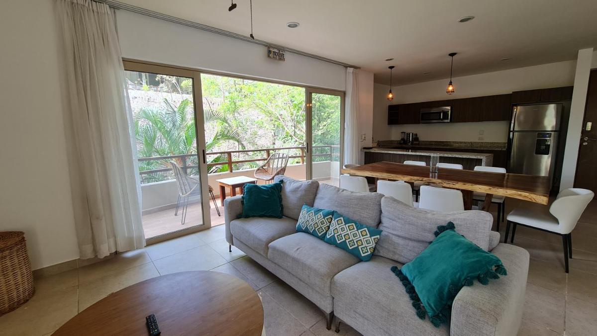Outstanding Duplex Condo w/rooftop in Tulum - Housity