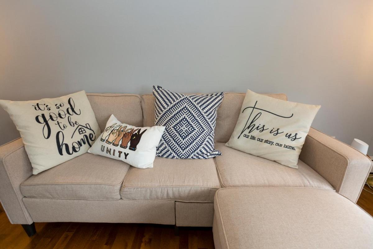 Peekskill Guesthouse-Downtown Modern Spotless Free Parking - Housity