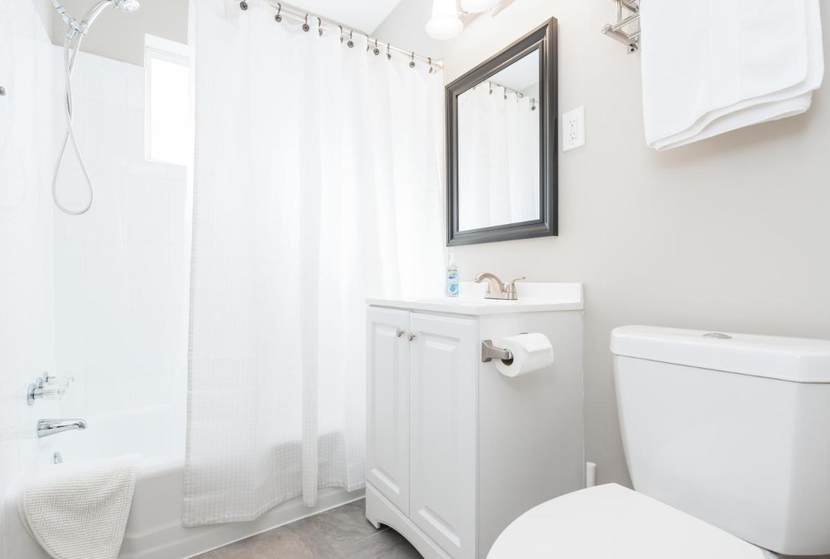 Stylish OneBedroom in Popular Virginia Highland - Housity