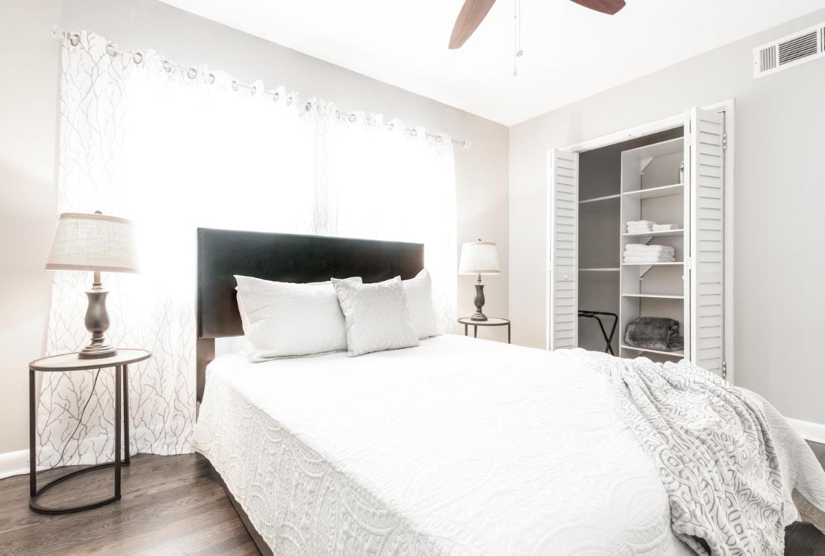 Stylish OneBedroom in Popular Virginia Highland - Housity