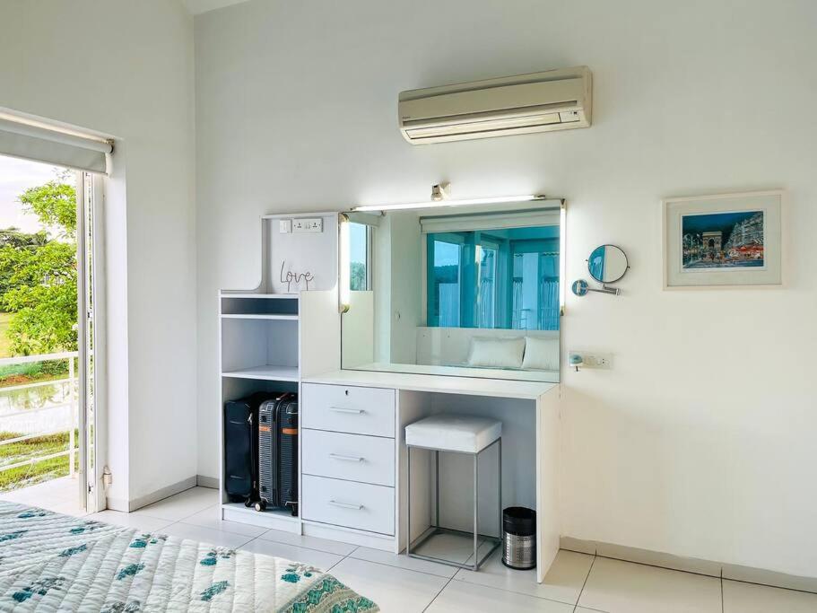 Contemporary 4BHK Villa with Pool near Candolim - Housity