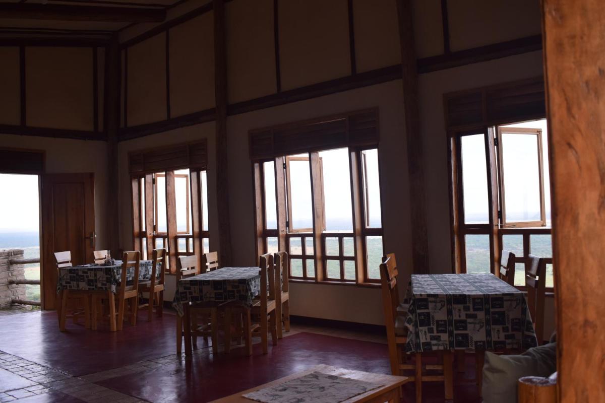 Suitetrails - Rift Valley Game Lodge Rubirizi