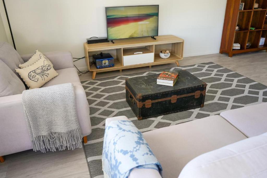 Oasis 1 On Eden - Housity