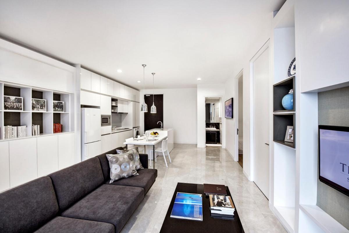 THE FACE Suites Hotel - Housity