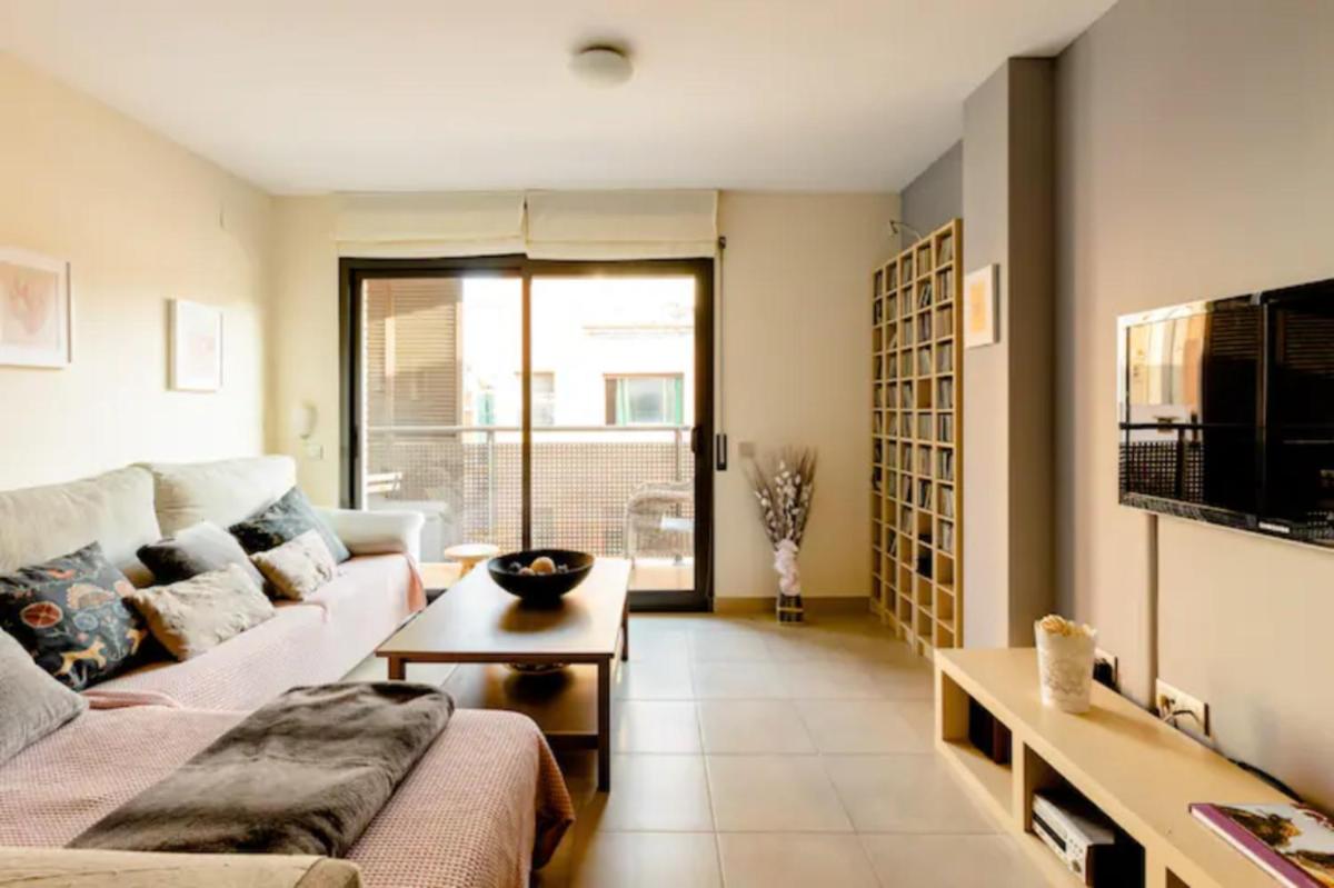 Apt.p/5 15min from Barcelona and Beaches W/Terrace - Housity