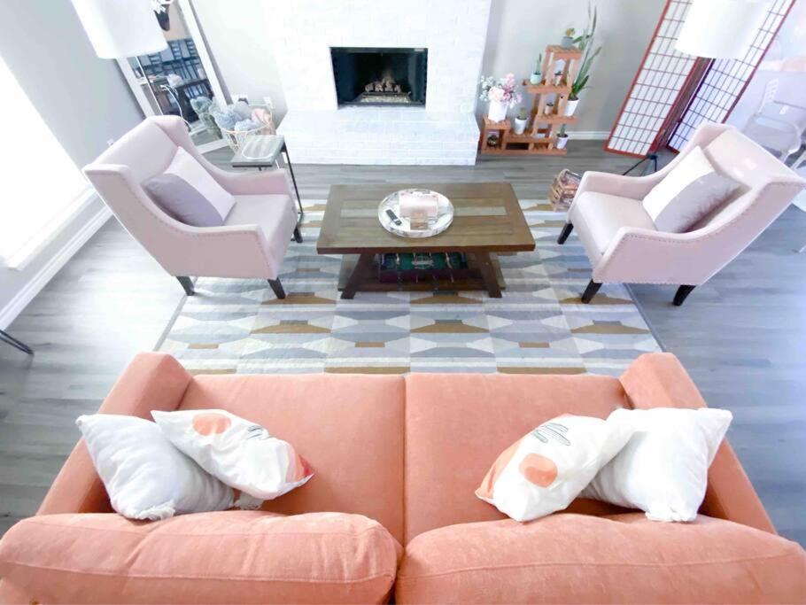 Sunset Rose Retreat - Housity