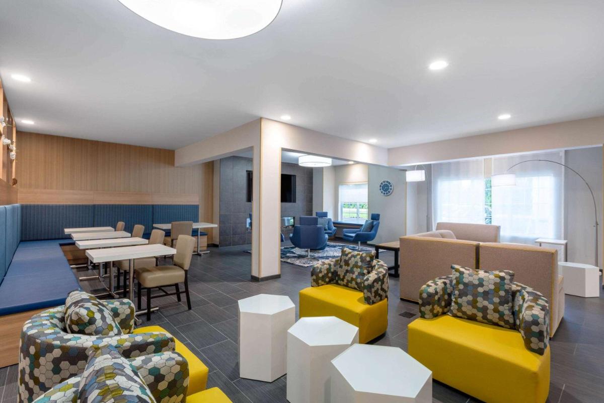 Microtel Inn & Suites by Wyndham Amsterdam - Housity
