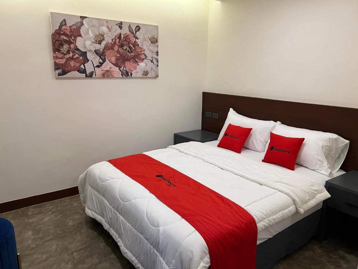Suitetrails - RedDoorz Plus @ Toshiko Boutique Hotel Koronadal City