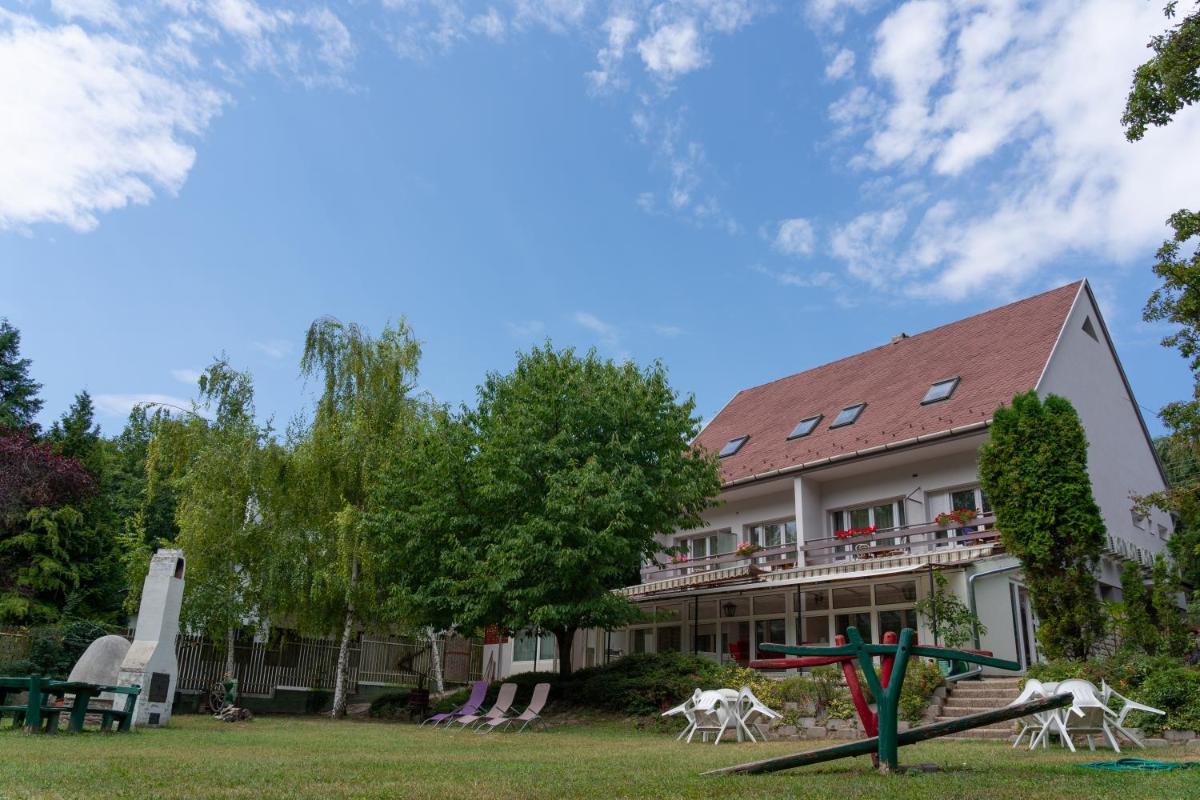 Sylvia Ház - Housity