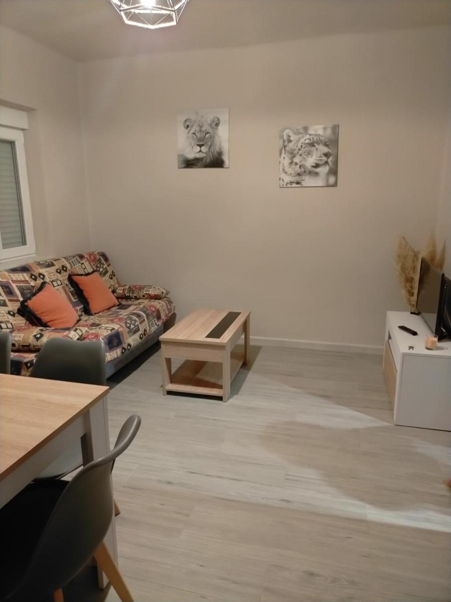 Agradable casa con patio - Housity