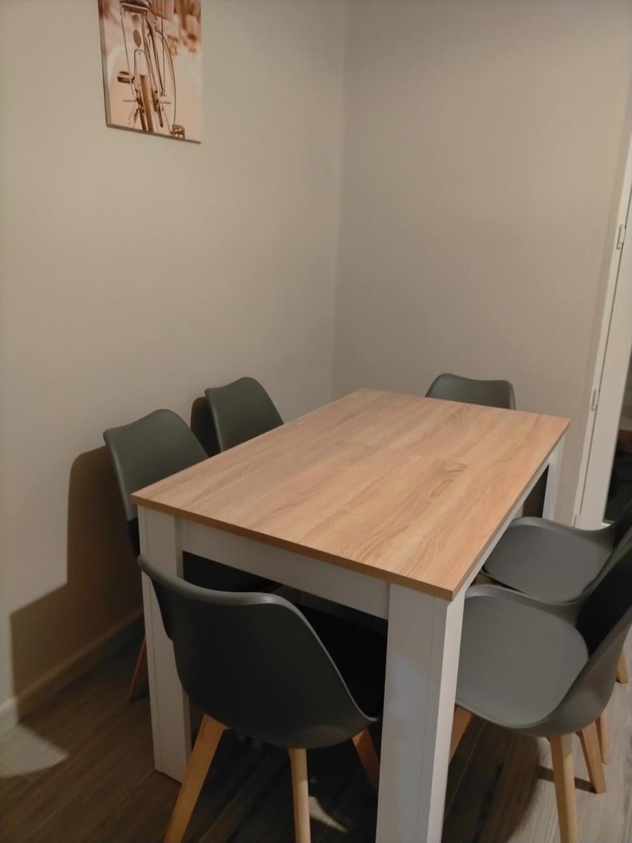 Agradable casa con patio - Housity