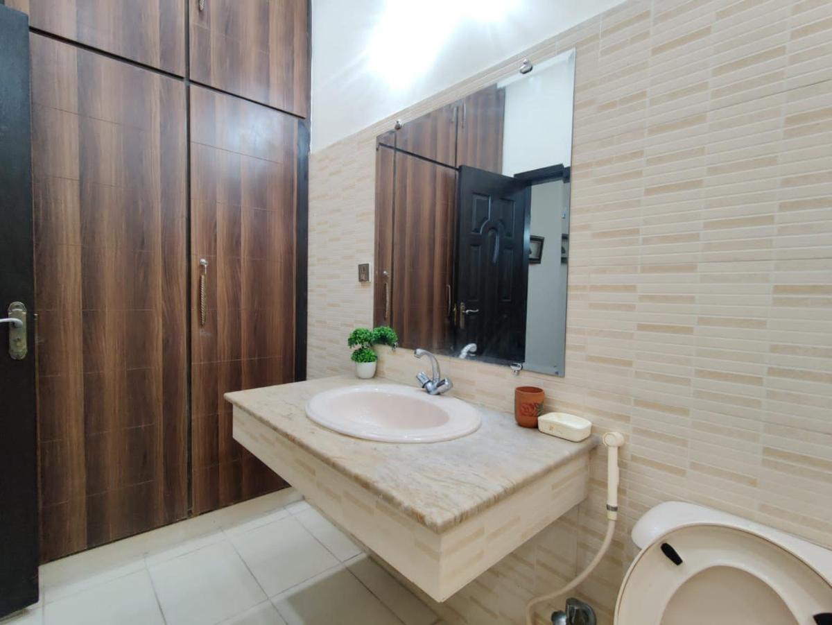 Furnished Home Upper Portion - Housity