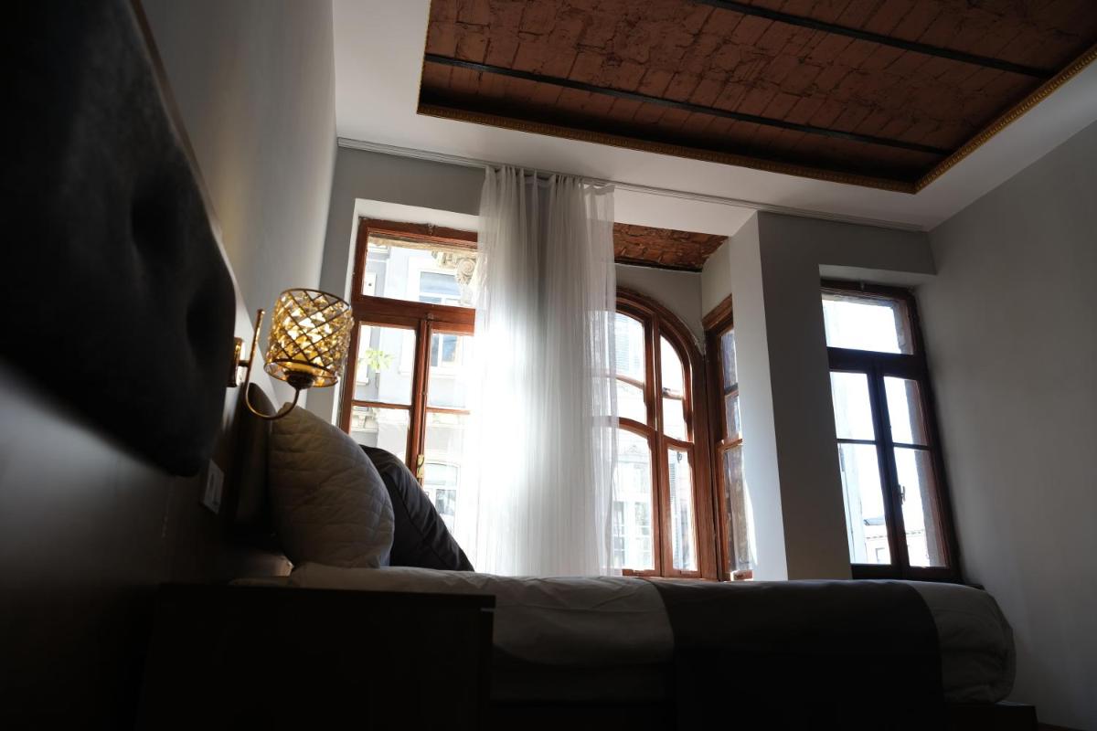 Adamantides Hotel - Housity