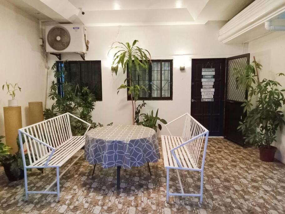 3-BEDROOM HOUSE (FULLY-FURNISHED) WITH MINI POOL - Housity