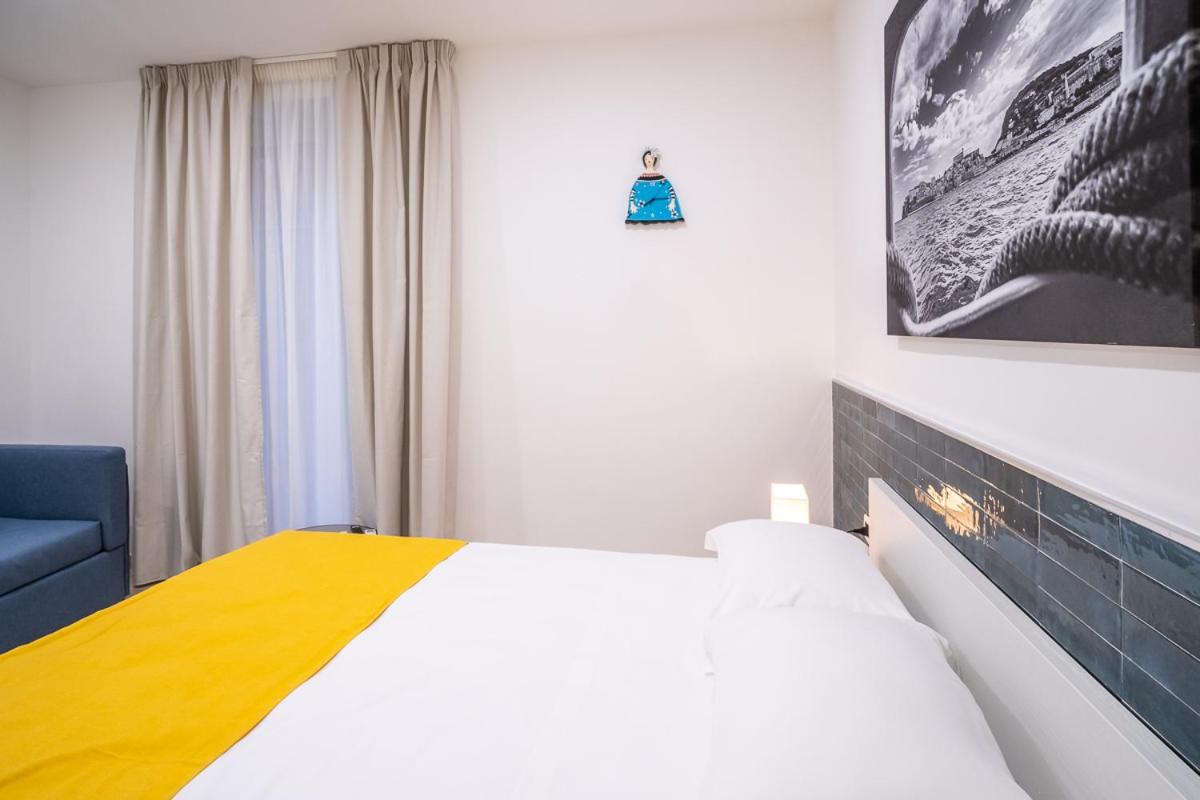 Dama sul Mare - Housity
