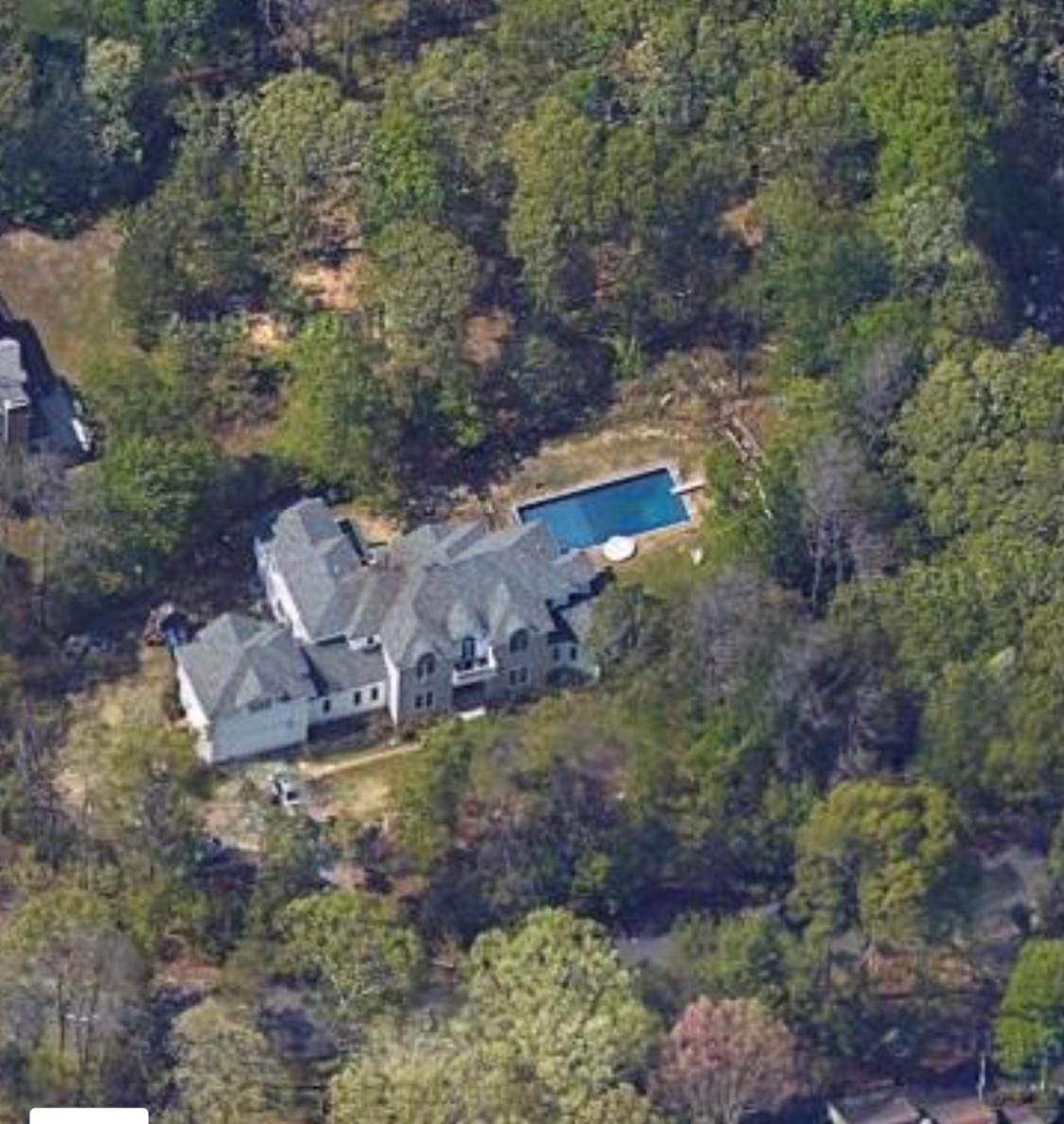 Villa at Hampton Bays - Housity