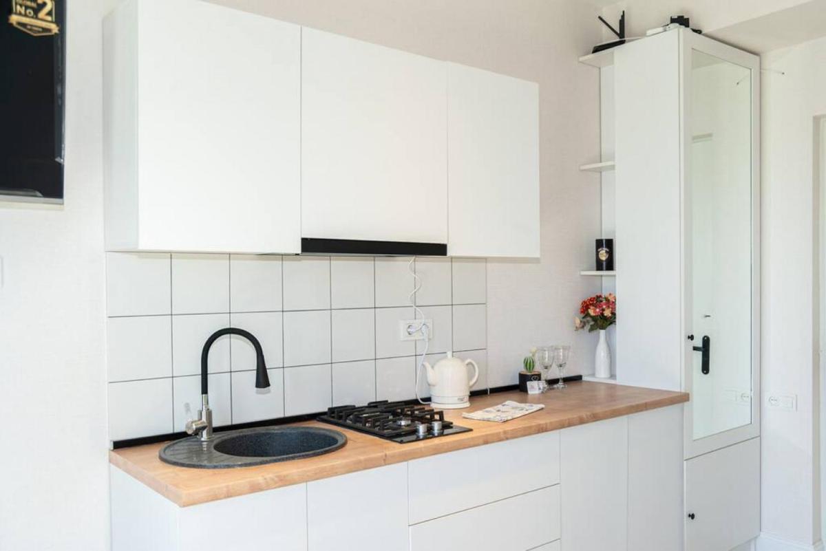 Epic 1 Bed unit-Huge Balcony area - Housity