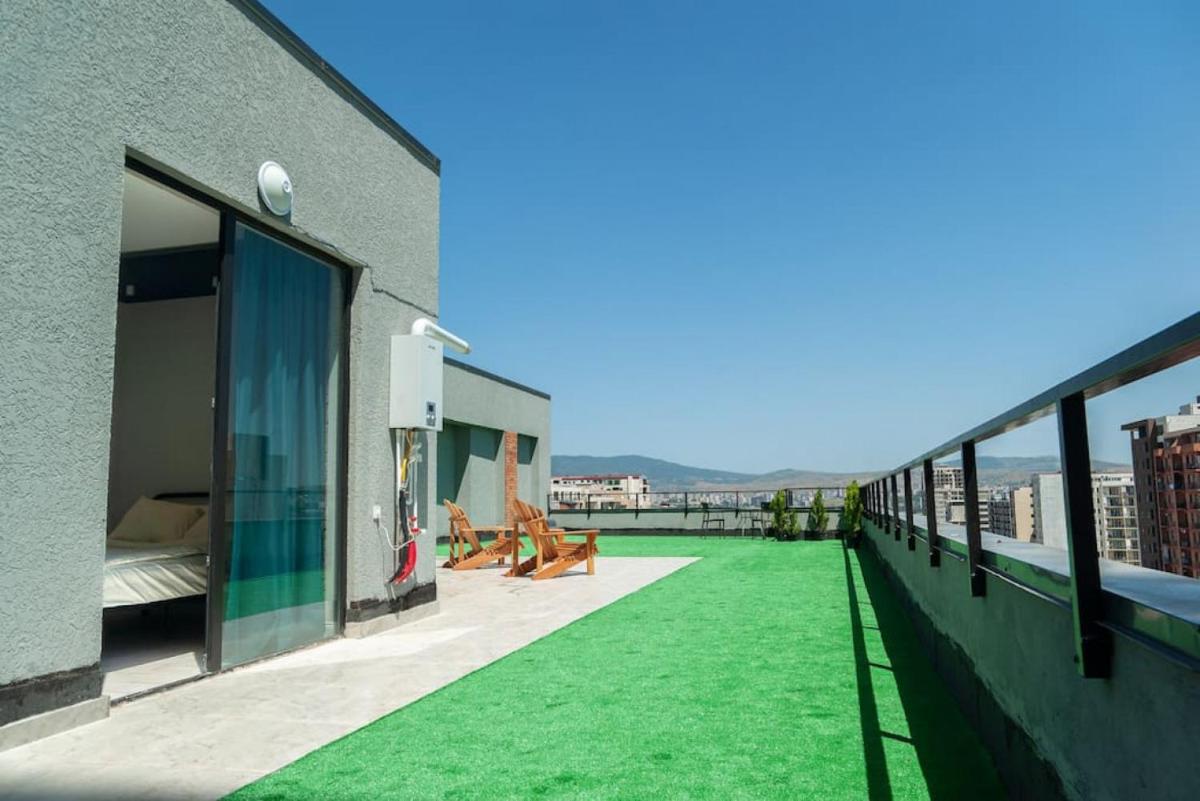 Suitetrails - Epic 1 Bed unit-Huge Balcony area
