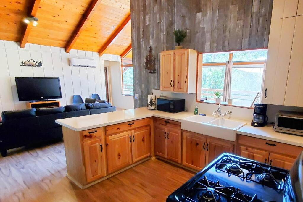 Redwood Retreat, Mountains, Adventure and Nature - Housity