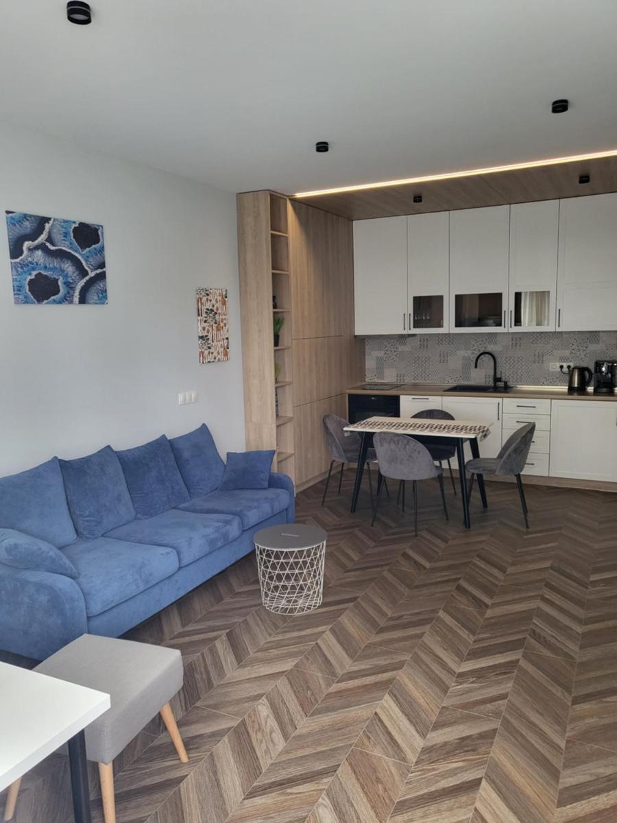 Suitetrails - New luxury apartment next to subway with garage