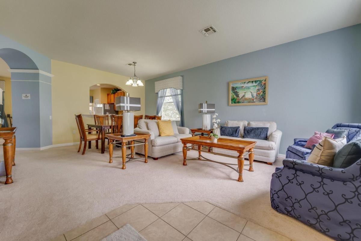 Michael's Windsor Hills Castle - Housity