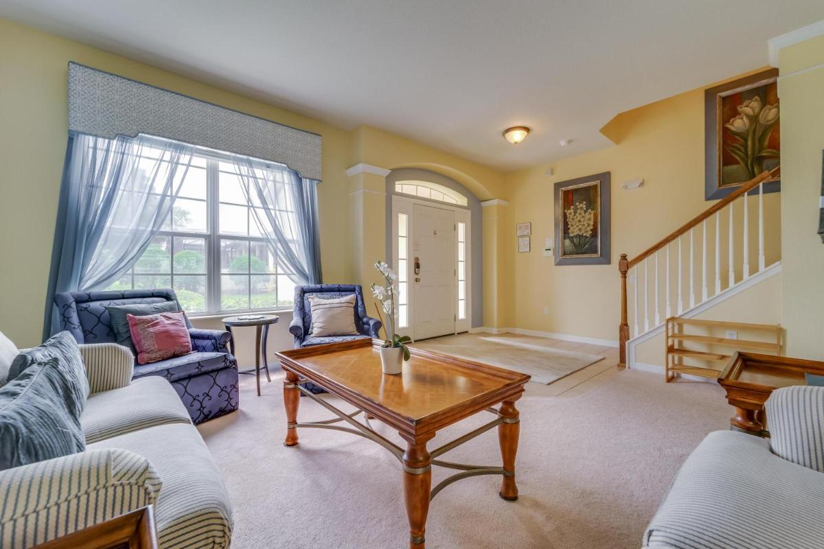 Michael's Windsor Hills Castle - Housity