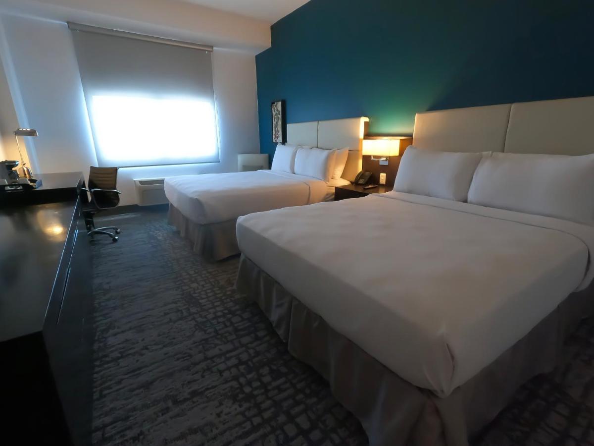 Costa Bahia Hotel, Convention Center and Casino - Housity