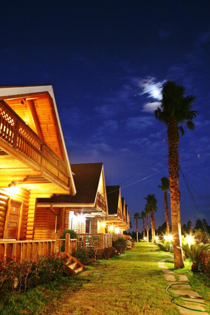Jungmun Log Pension & Resort - Housity