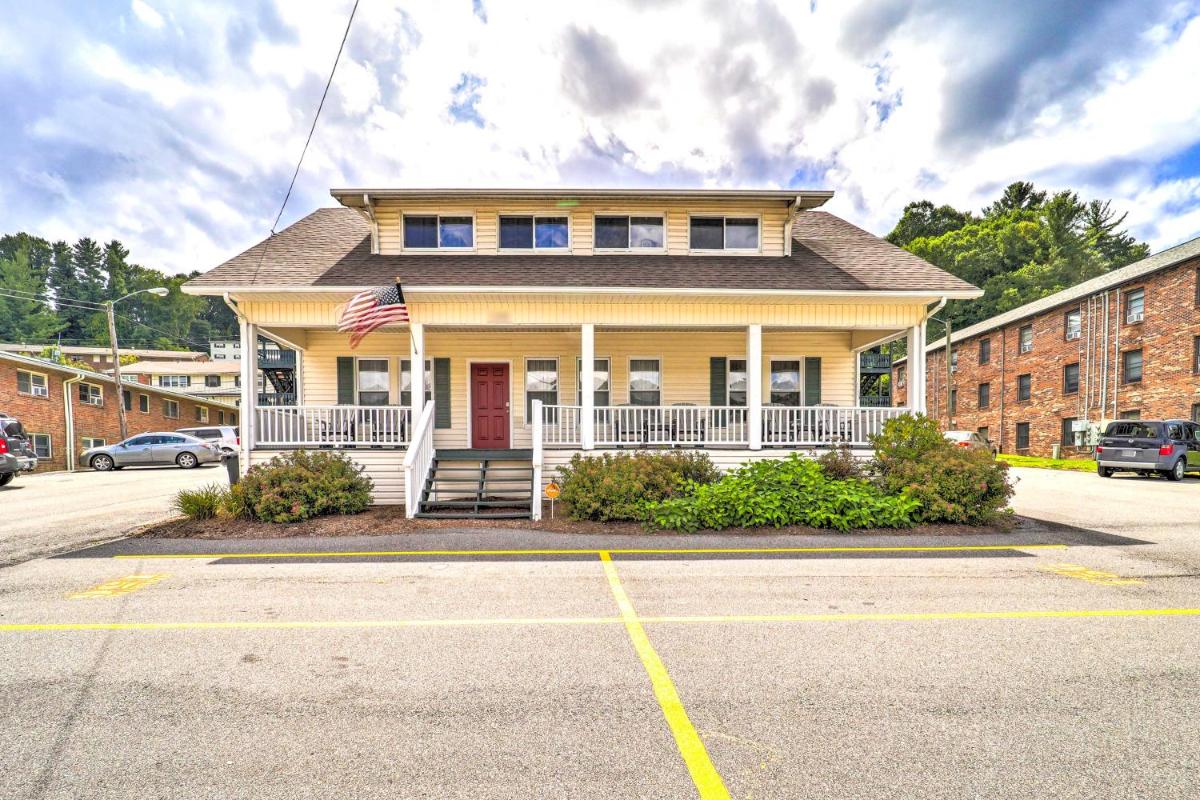 Bright Boone Home Walk to Appalachian State! - Housity