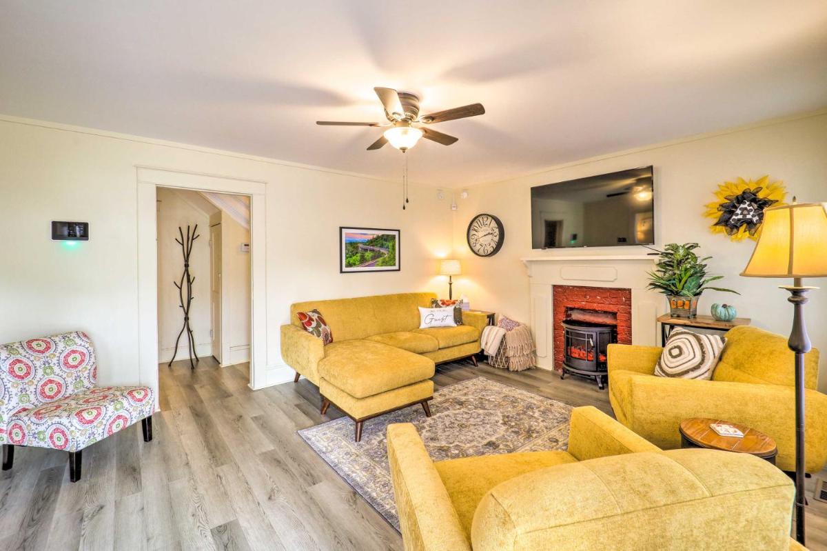 Bright Boone Home Walk to Appalachian State! - Housity